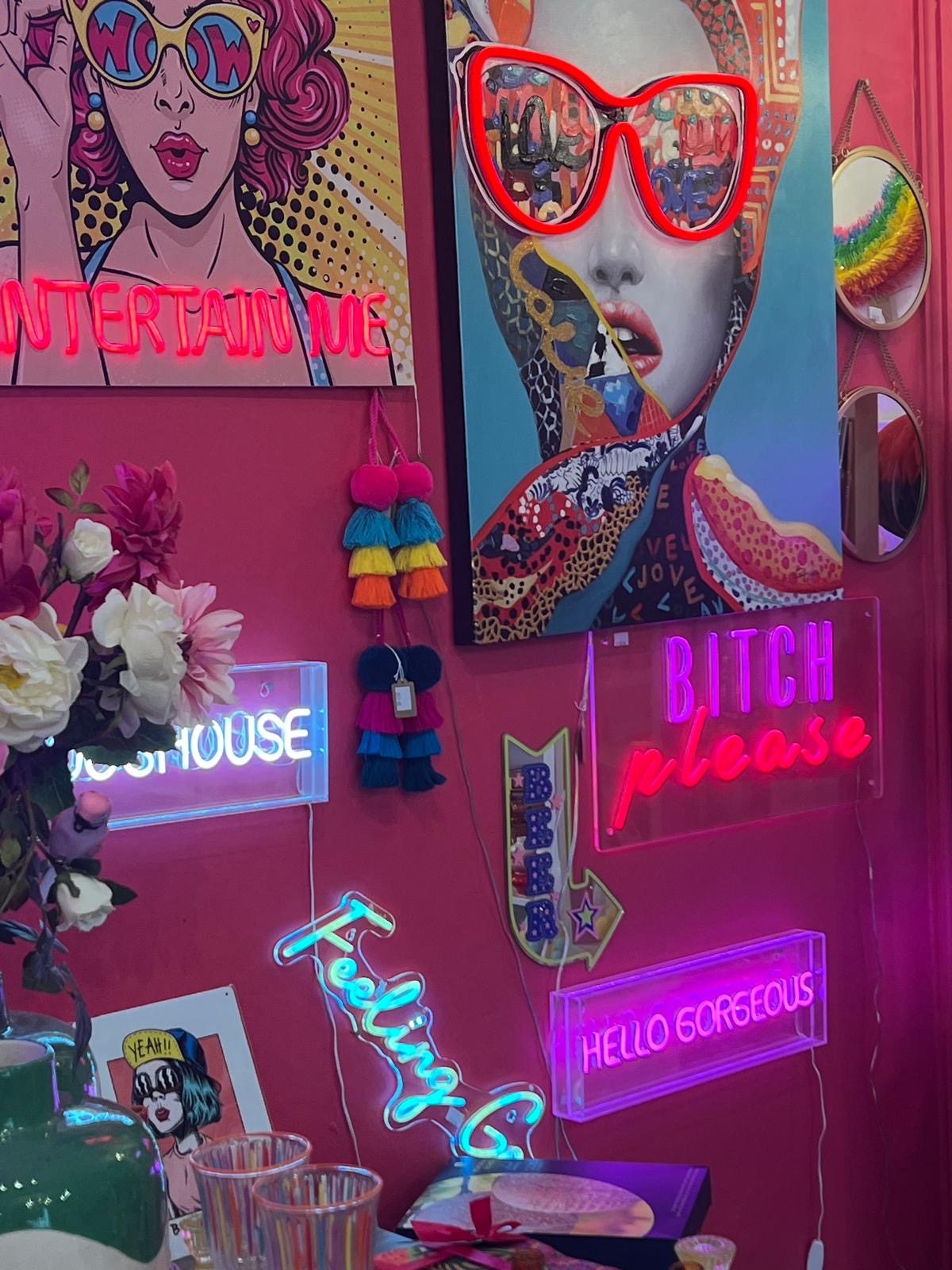 'Chic Woman' Wall Artwork - Neon