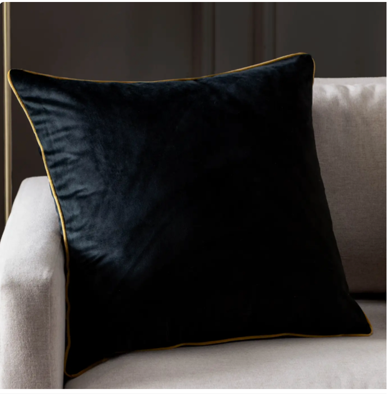 Meridian Velvet Cushion Black/Gold