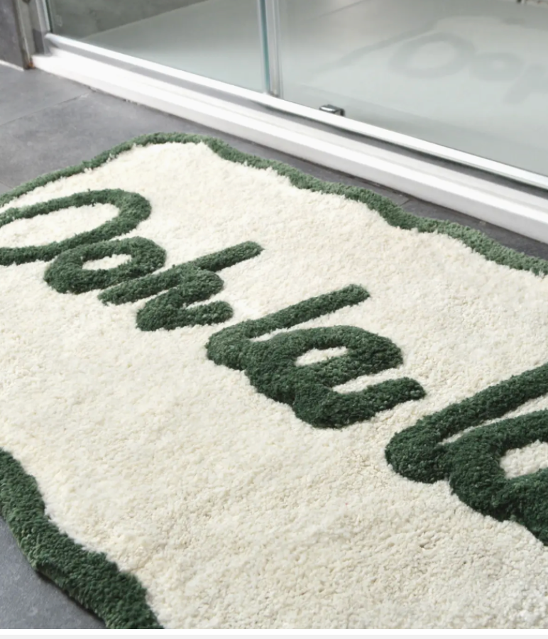 Ooh La La Slogan Scallop Bath Mat Non Slip